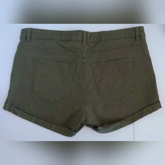 H&M khaki green stretch shorts size 12 - Picture 2 of 5